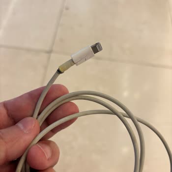 Apple Kablo Aşınma Ve Çatlama