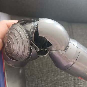 Dyson Markasının İlgisizliği Ve Kalitesizliği