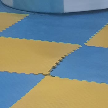 Playland İlgisizliği Yerlerdeki Plastik Parkelerin Hatalı Olması