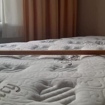 Bambi Yatak Firmasından Alınan Yatakta Ortasında Çökme Oldu.