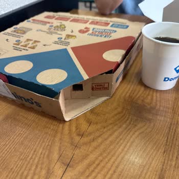 Domino's Pizza Ankara Sincan'da Kavga Dinliyoruz Yemek Yemek Yerine!