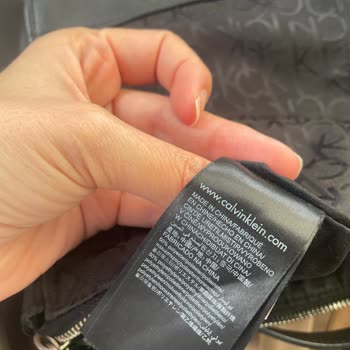 Calvin Klein Çantanın Derisi Komple Soyuldu