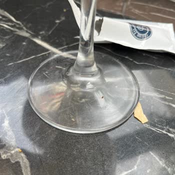 Cadının Evi Kızılay Şubesi Tatlı Tabakları Pis.