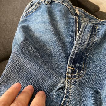 Pull & Bear Marka Yırtılan Kot Pantolon