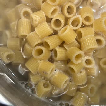 Piyale Yüksük Makarnana Hamurunda Böcek Çıktı