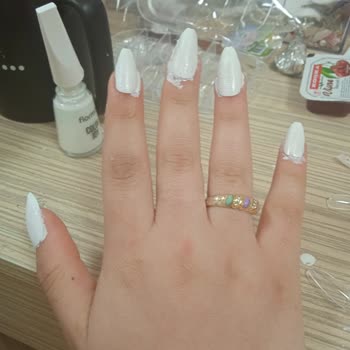 Nora Beauty Takma Tırnak Hüsranı!