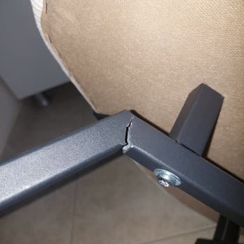 İpek Mobilya Yeni Alınan Sandalyelerin Kısa Sürede Arızalanması Ve Servis Hayal Kırıklığı