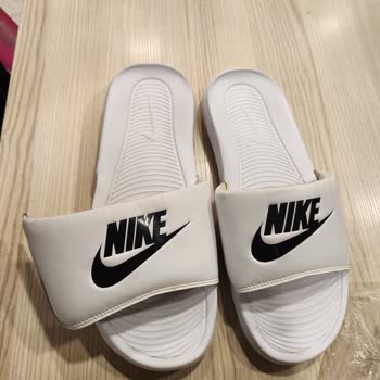 Boyner'den Nike Terlik Aldım Üst Bandı Koptu. Tamir Ya Da Değişim Yok