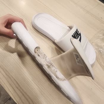 Boyner'den Nike Terlik Aldım Üst Bandı Koptu. Tamir Ya Da Değişim Yok