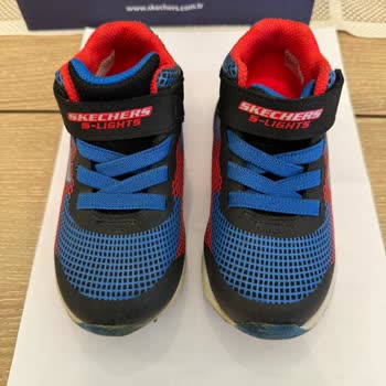 Skechers Kalitesiz Bot, Hızlı Aşınma!