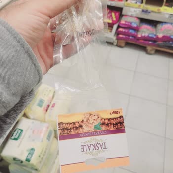 Şok Marketler Adana Şok Marketten Aldığım Taşkale Cevizli Sucuğunda Kıl Çıktı!