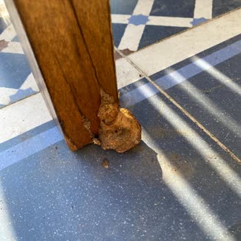 Metro Grossmarket Outdoor Furniture Complaint - Legs Damaged Within 2 Years