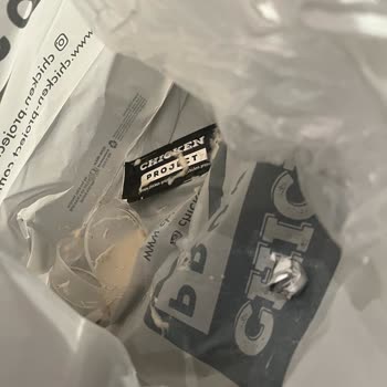 Chicken Project Dökülmüş Sipariş Ve Burgerin İçinden Çıkan Siyah Sert Plastik!