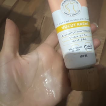 Beeo Vücut Kremi Pütürlü Nedenini Öğrenmek İstiyorum