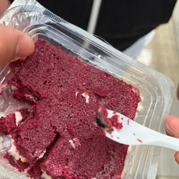 BİM'den Aldığım Kadife Tatlısından Değişik Şeyler Çıktı