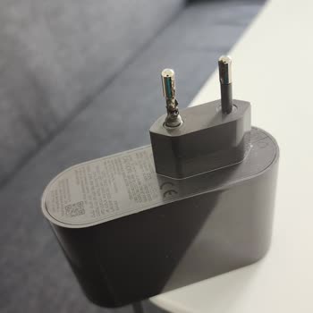 Dyson V10 Şarj Aleti Yandı!