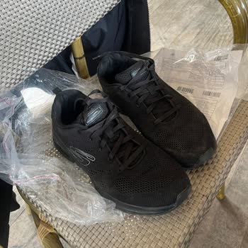 Skechers Marka Ayakkabı Tabanından Yırtıldı
