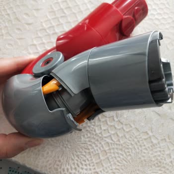 Dyson A Yakışmayan Hareket