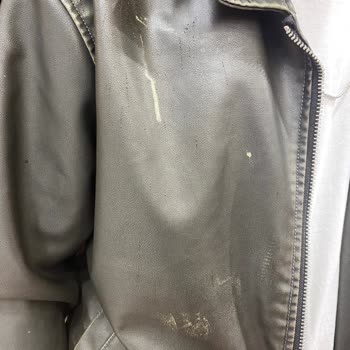 Pull And Bear Deri Ceketin Rengi Aktı