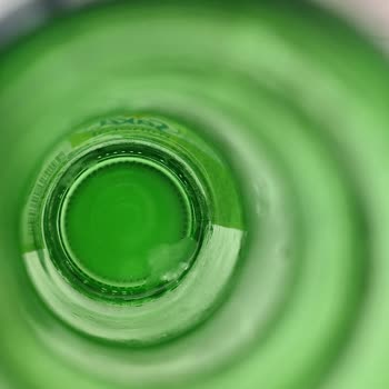 Saka Su Elmalı Soda İçerisinde Değişik Bir Şey Var