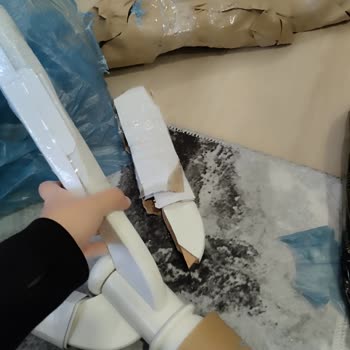 Dolap Uygulamasından Aldığım Cansız Mankenin Ayağı Kırık Geldi