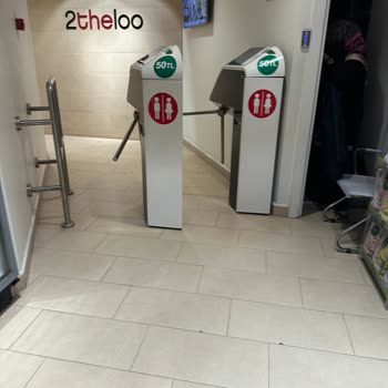 Aqua Florya AVM Huzursuz Tuvalet Deneyimi Ve Olumsuz Karşılaşma