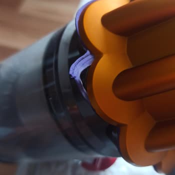 Dyson Süpürge Çok Kalitesiz Gözüküyor