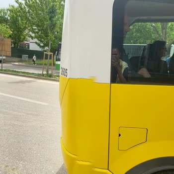 BURULAŞ Şoförün Dikkatsiz Olması Ve Canımızı Tehlikeye Atması