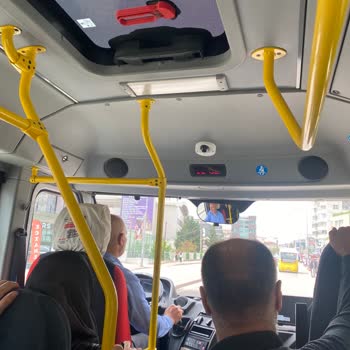 BURULAŞ Şoförün Dikkatsiz Olması Ve Canımızı Tehlikeye Atması