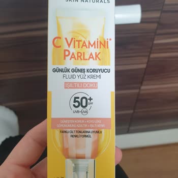 Garnier Renkli C Vitaminli Güneş Kremi