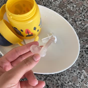Tommee Tippee Suluğunun Kararması Ve Kokması