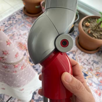 Dyson Ürünlerinin Arkasında Neden Durmuyor