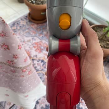 Dyson Ürünlerinin Arkasında Neden Durmuyor