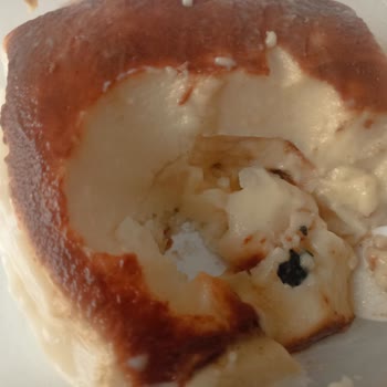 BİM Kazandibi İçinden Siyah Bir Cisim Çıktı Tadı Çok Kötü