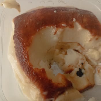 BİM Kazandibi İçinden Siyah Bir Cisim Çıktı Tadı Çok Kötü