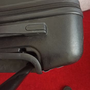 AJet (Anadolu Jet) İzmir-Adıyaman Uçuşumda Valizim Hasar Gördü