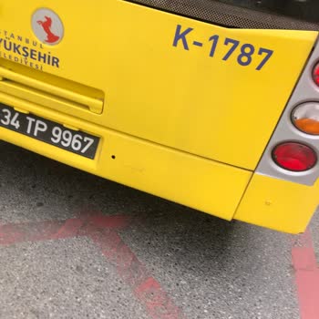 İBB Otobüs Şikayeti, Şoför Kafamı Kapıya Sıkıştırdı