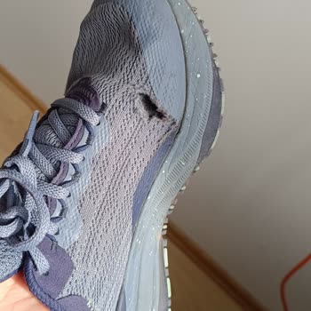 Skechers Ayakkabı Kenarlarında Açılma