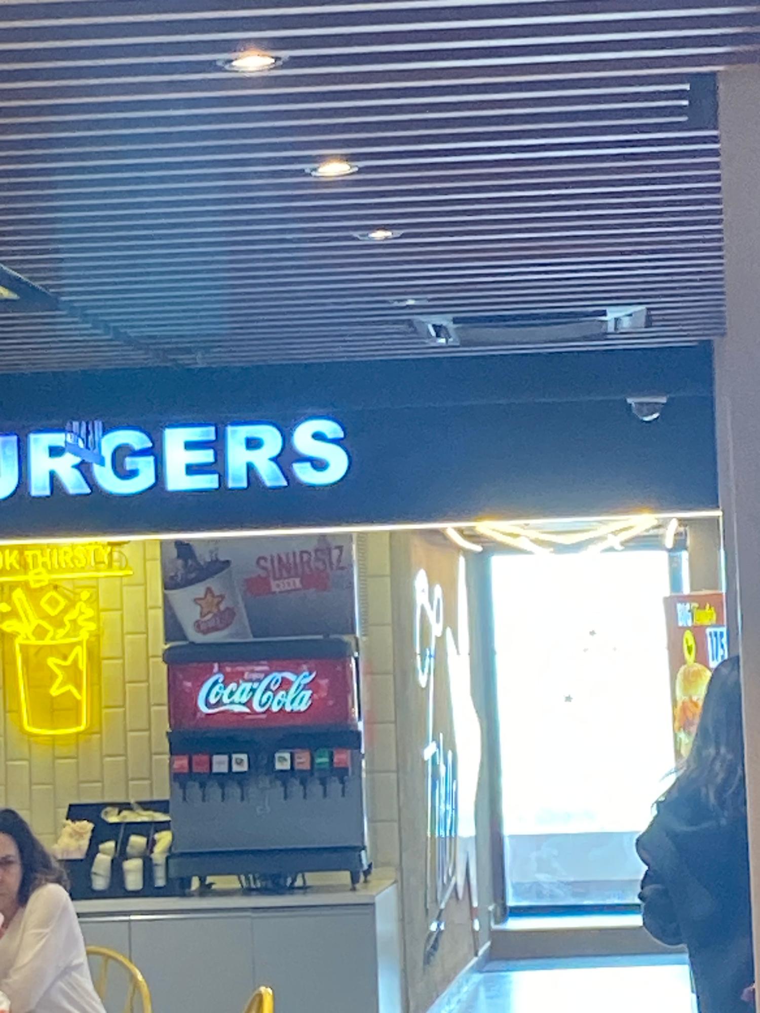 Carl's Jr. Saçmalık Asla Gelmeyeceğim Şikayetvar