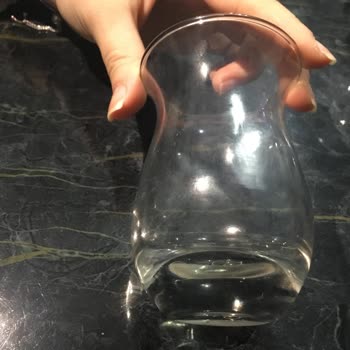 Finish Lemon All-in-One Gel Turns Glassware Yellow