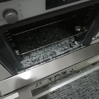 Simfer Marka Fırının Cam Patlaması