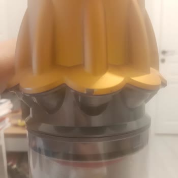 Dyson V12 Başlığının Kelebek Kısmının Soyulması Ve Hava Kaçırması
