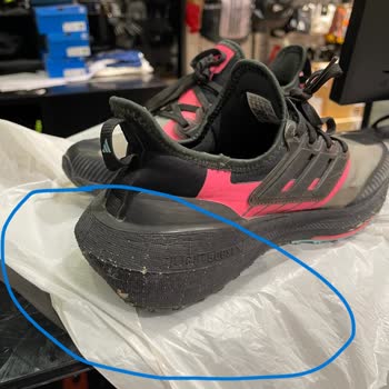 Adidas - Kısa Sürede Zarar Gören Kadın Ayakkabı