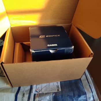 Konyalı Saat Özensiz Gönderim Teşhir Ürünü