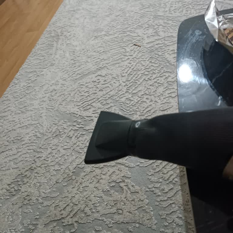 Fakir Gloria Saç Kurutma Makinesi Eriyor.