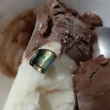 Tarım Kredi Kooperatif Market Tarım Kredi Marketinden Alınan Dondurmanın İçinden Plastik Parça Çıktı