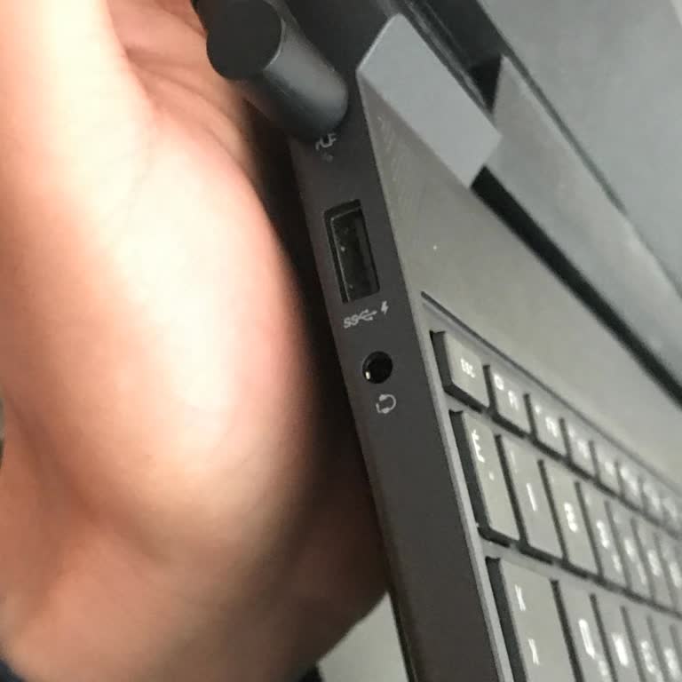 HP Victus 15 Tık Sesi İle Kapandı Açılmıyor