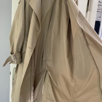 Bershka Trençkot Kalitesizliği Verilen Para Çöp Oldu