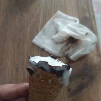 Algida Cornetto Classico Dondurmadan Böcek Çıktı
