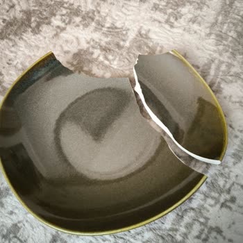 Emsan'dan Kırık Yemek Takımı Ve İlgisiz Müşteri Hizmetleri!